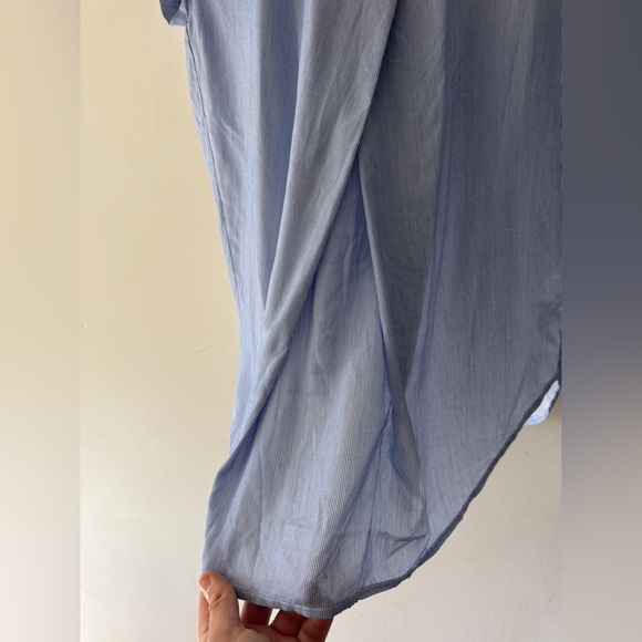 NEW!! Loft Blue and White Sleeveless Button Down Blouse - Picture 6 of 8